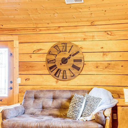 Spacious Gatlinburg Cabin With Hot Tub And Game Room! מראה חיצוני תמונה