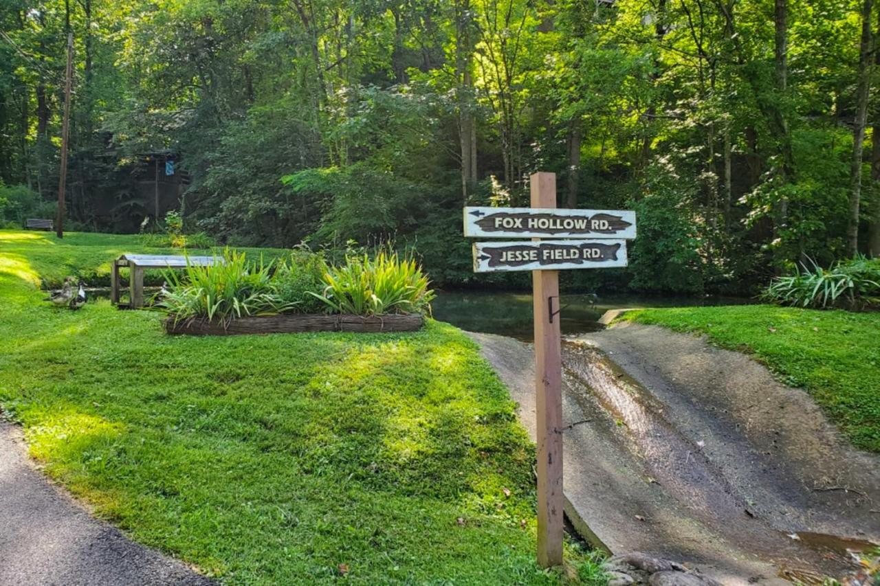 Spacious Gatlinburg Cabin With Hot Tub And Game Room! מראה חיצוני תמונה