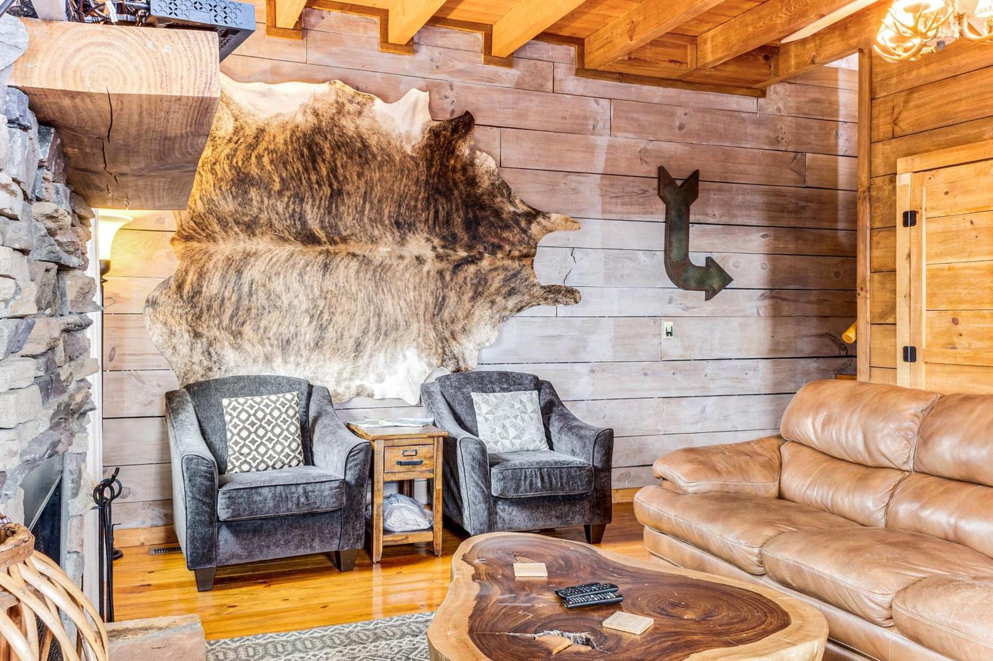 Spacious Gatlinburg Cabin With Hot Tub And Game Room! מראה חיצוני תמונה