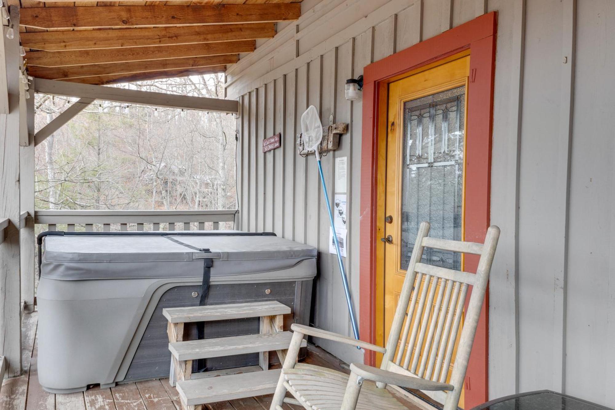 Spacious Gatlinburg Cabin With Hot Tub And Game Room! מראה חיצוני תמונה