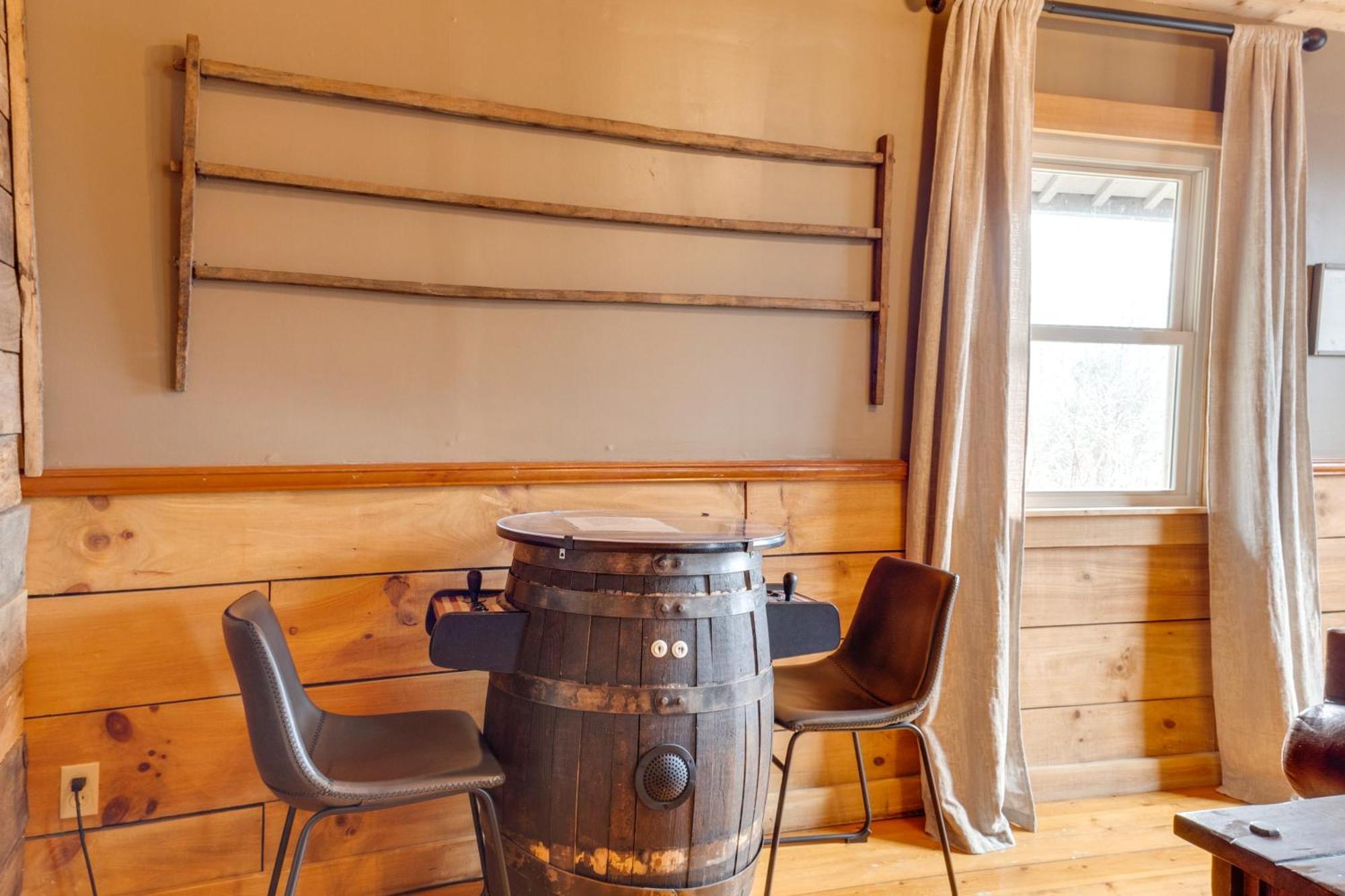 Spacious Gatlinburg Cabin With Hot Tub And Game Room! מראה חיצוני תמונה